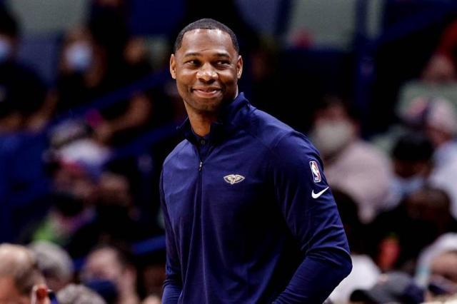 1650123859845071026.jpg Pelicans-HC-Willie-Green.jpg