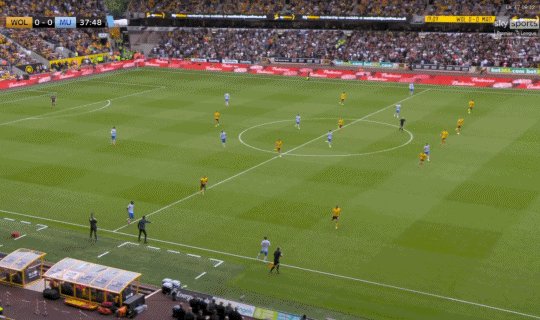 1630257837400031057.gif